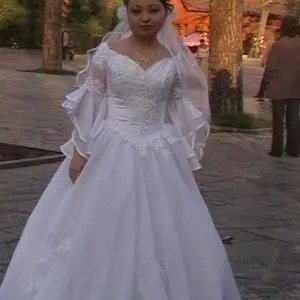 свадебное платье,  с рукавами в виде казахского национального платье