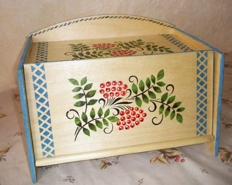 продам хлебницу и  кастрюлю