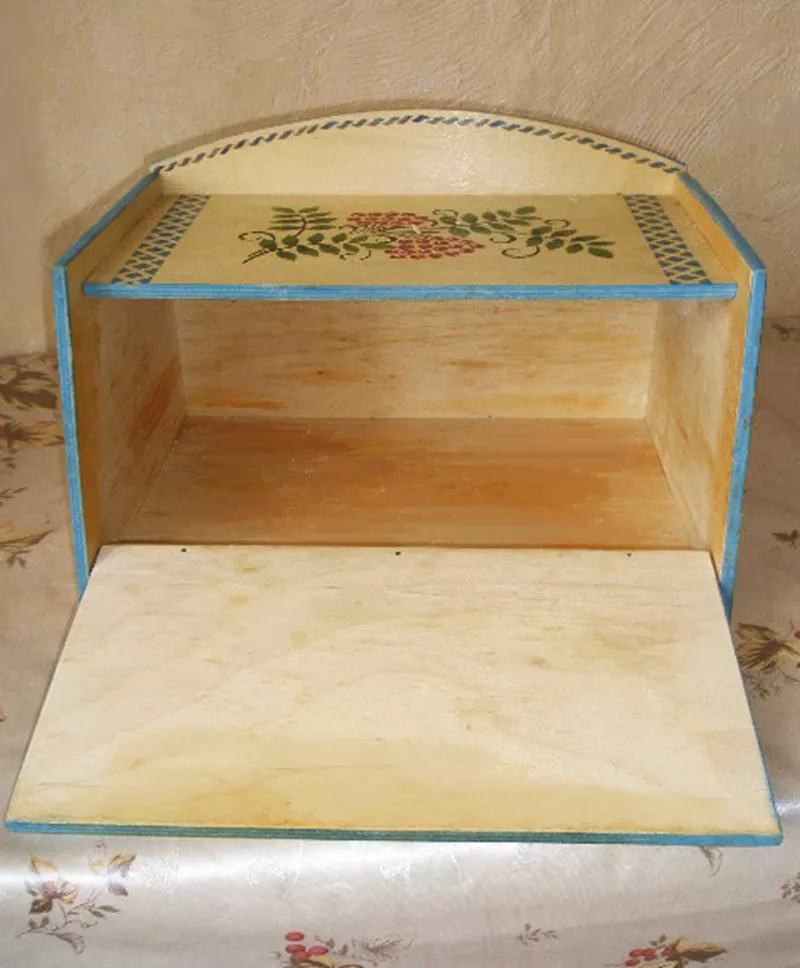 продам хлебницу и  кастрюлю 3