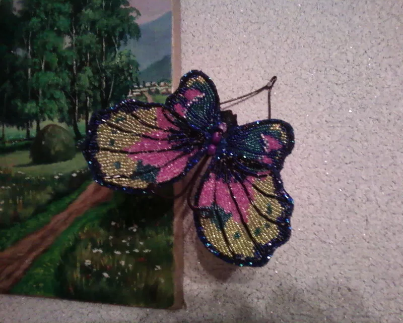 Бабочка из бисера для декора