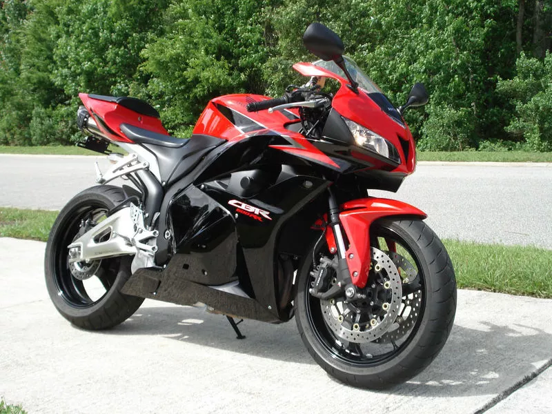 красный Мотоцикл HONDA CBR 600R
