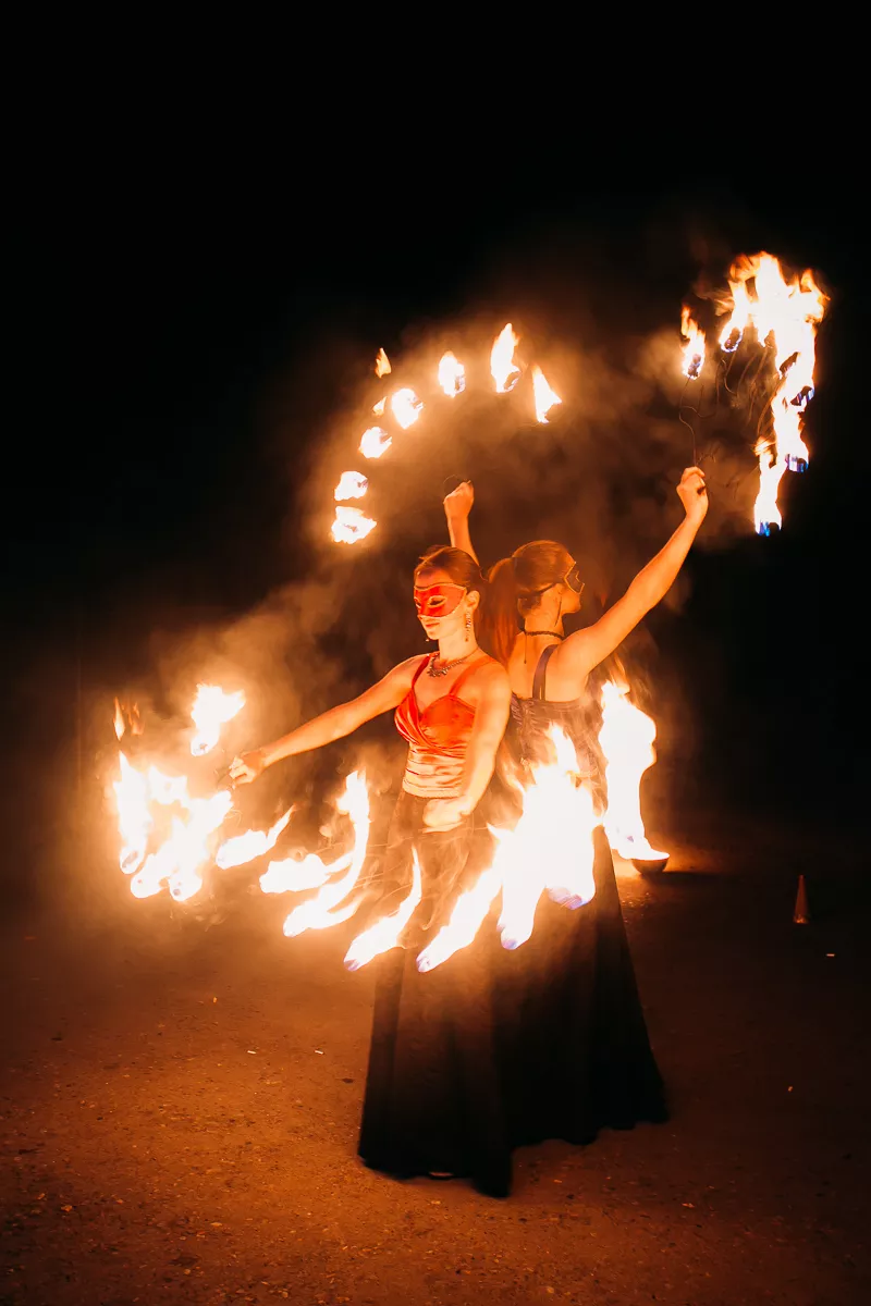 Cross Fire - cветовое шоу,  огненное шоу,  звездная пыль,  живые статуи 5